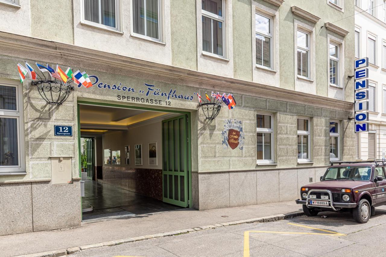 Pensjonat Hotel-pension Fuenfhaus 3*