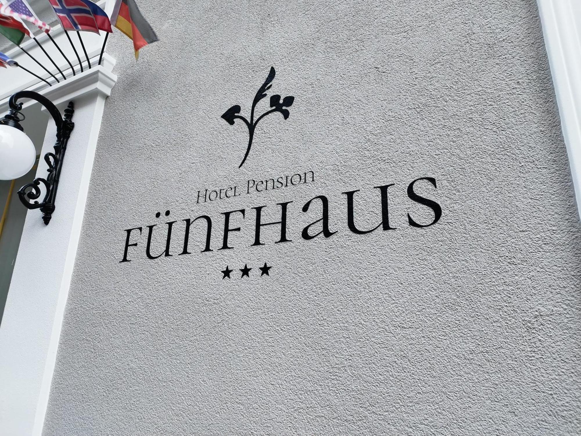 Pensjonat Hotel-pension Fuenfhaus 3*