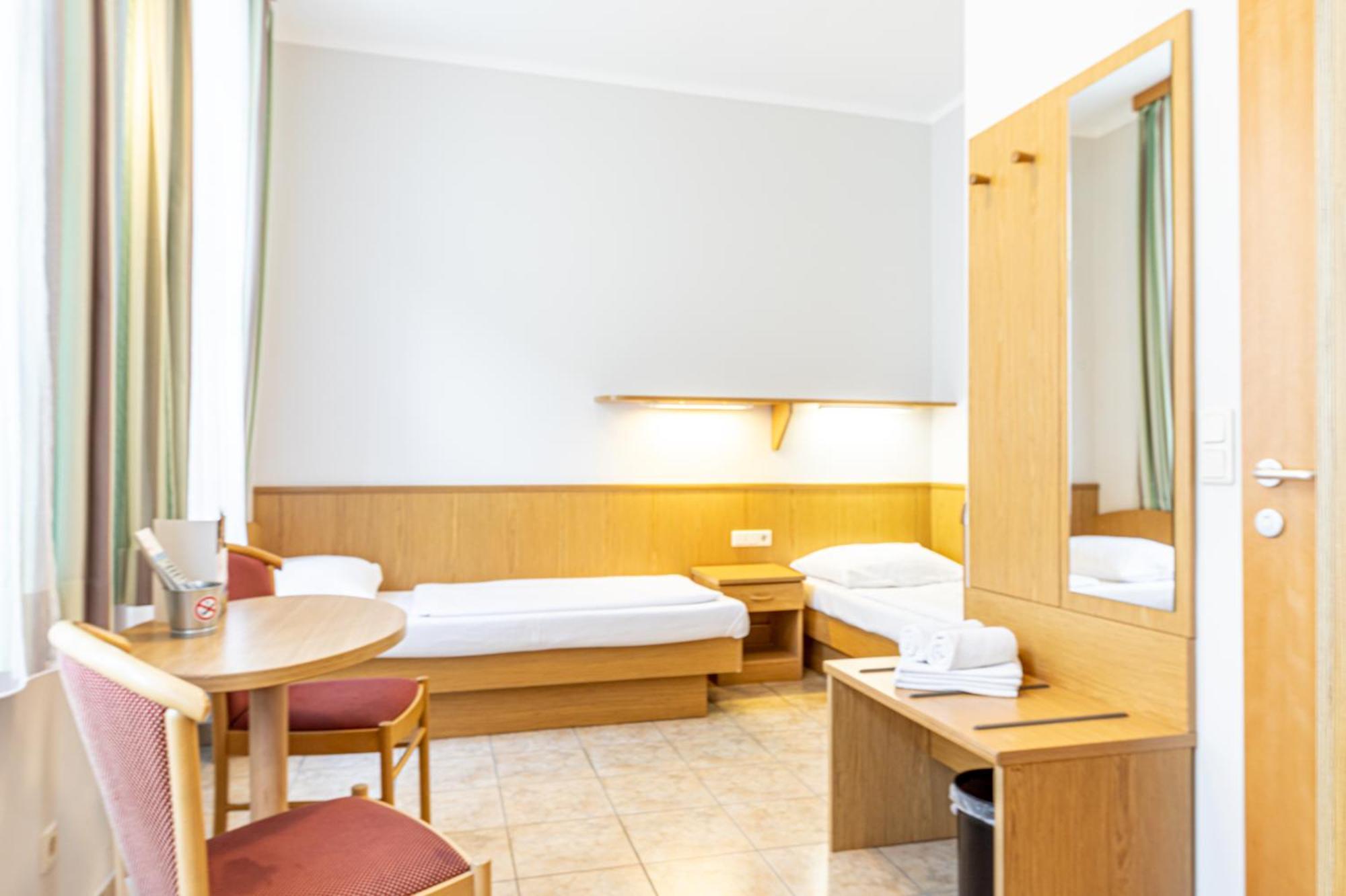 Hotel-pension Fuenfhaus Pensjonat 3*