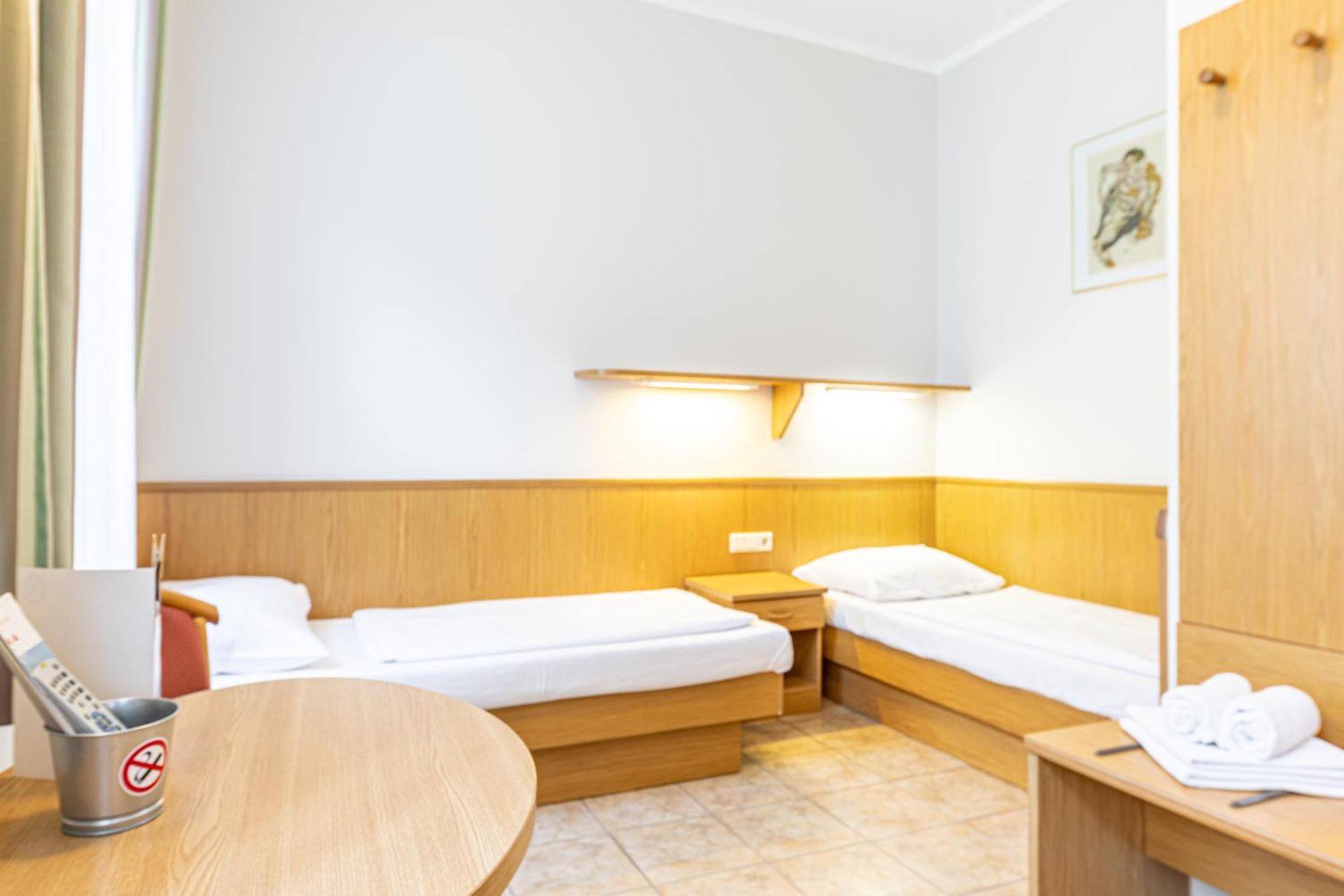 Pensjonat Hotel-pension Fuenfhaus Wiedeń