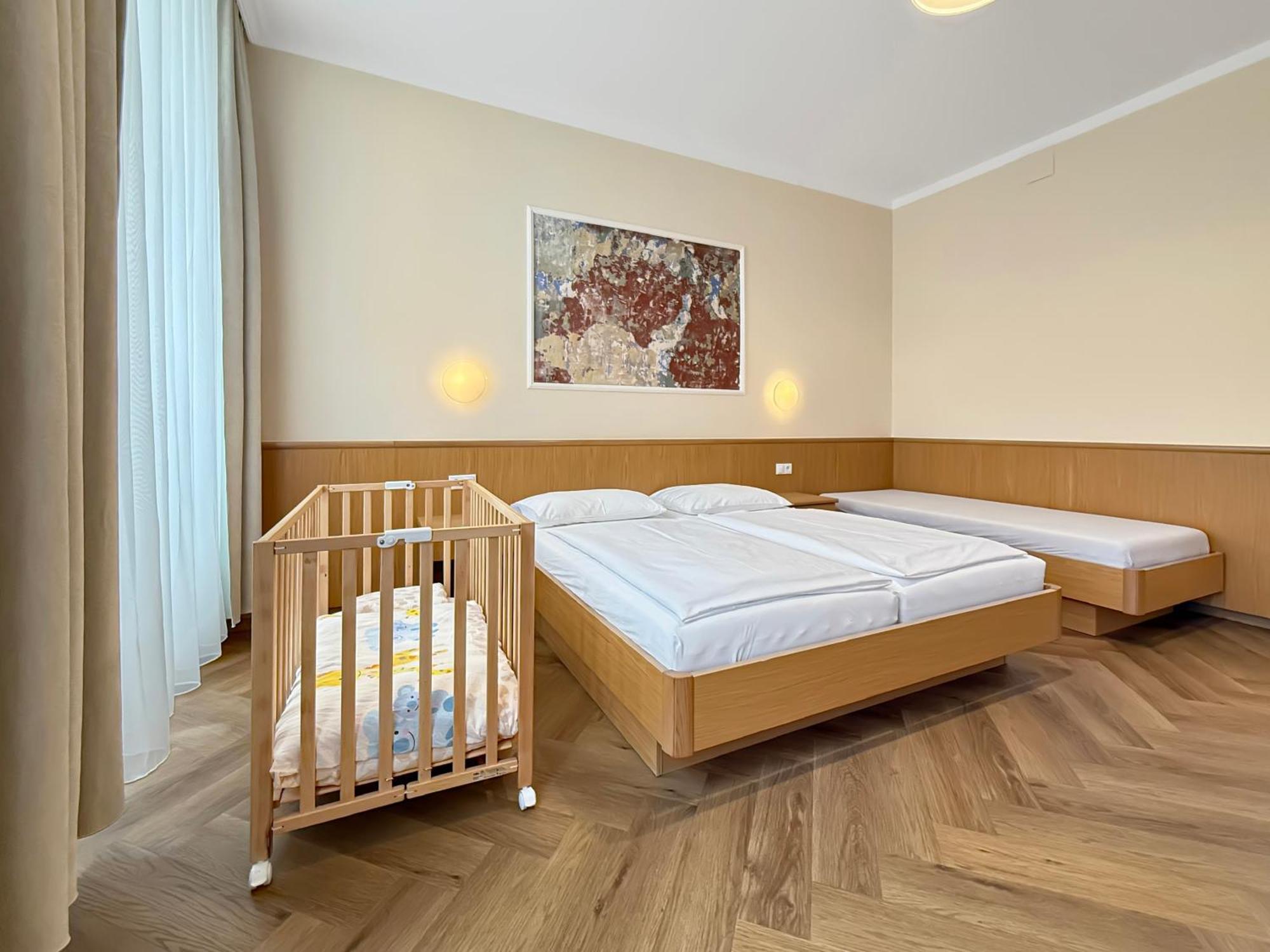 Hotel-pension Fuenfhaus 3*