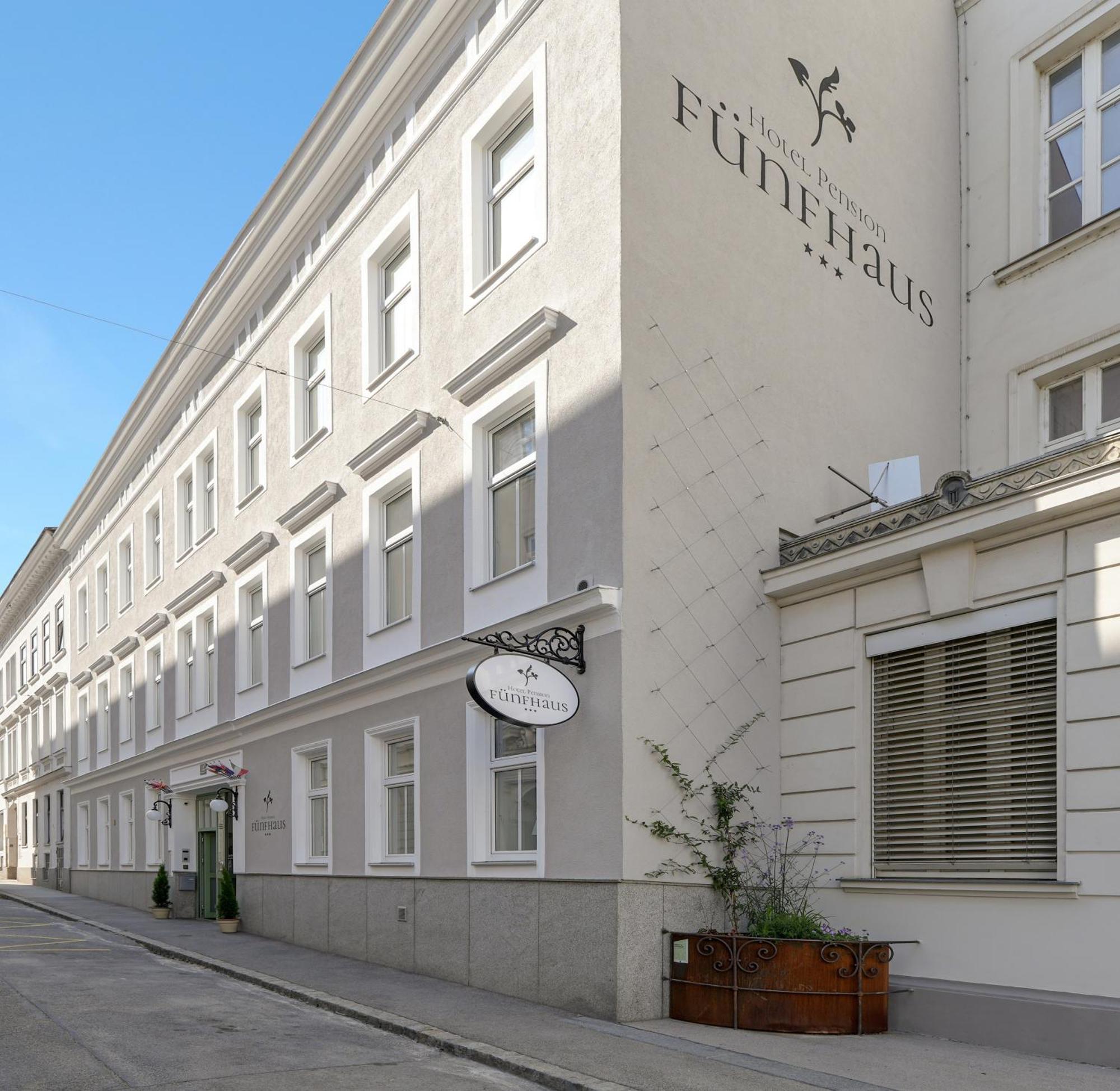 Hotel-pension Fuenfhaus