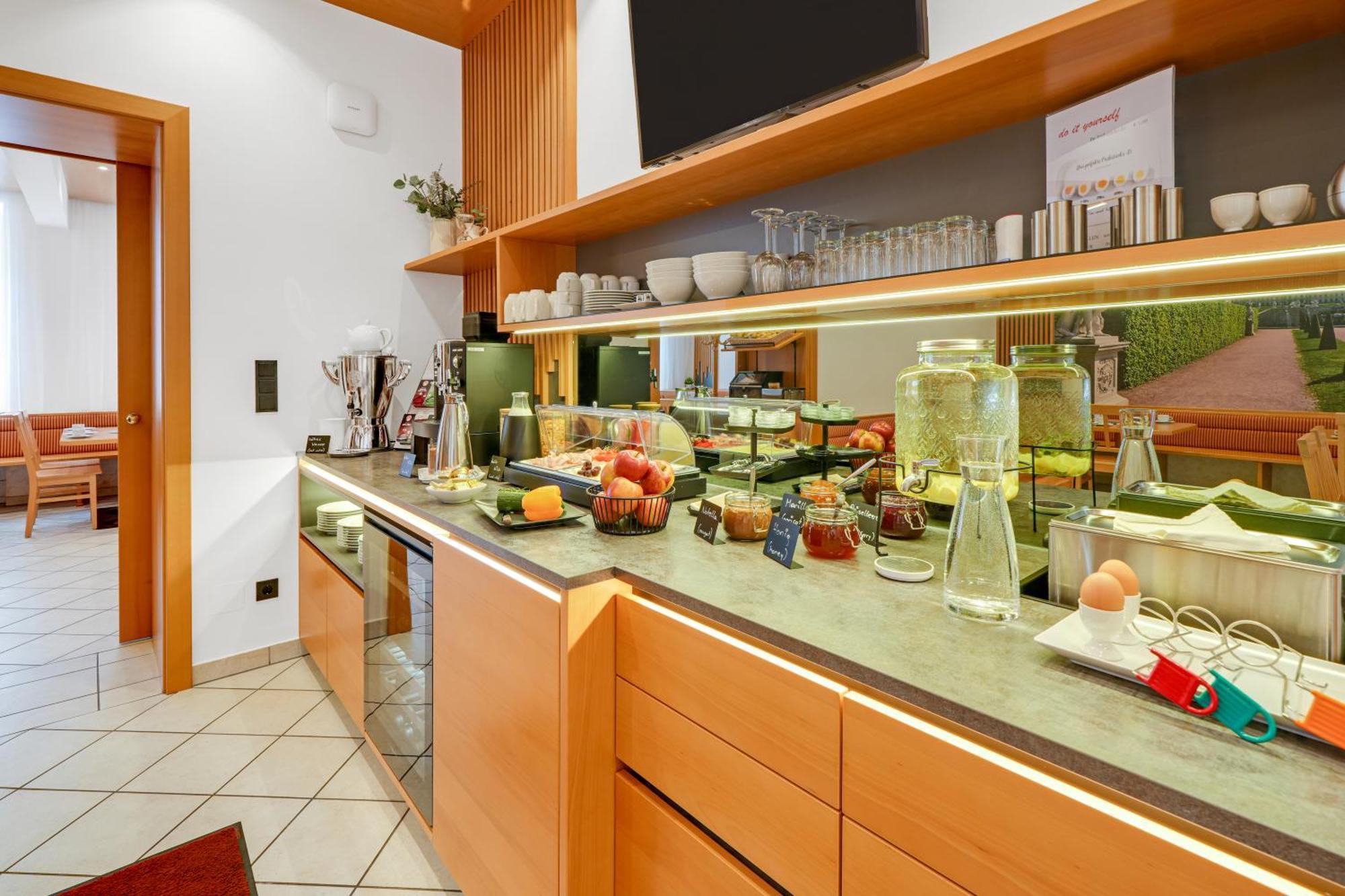 Guest house Hotel-pension Fuenfhaus 3*